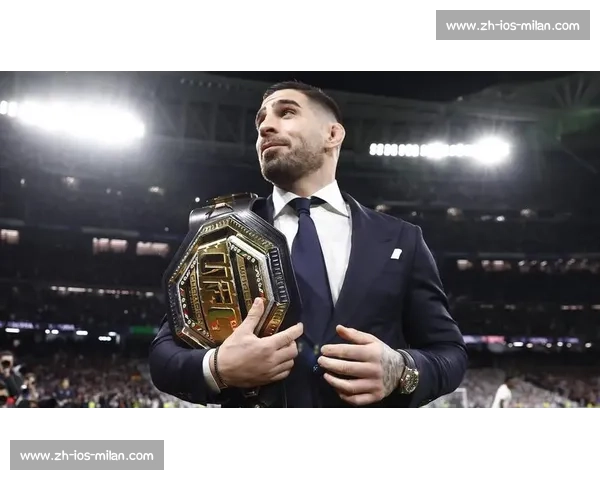 托普里亚：UFC 双冠王的精准预言与暴力美学